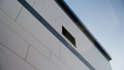 Rodinný dům s keramickou fasádou FRONTEK (Rekonstrukce domu na Vysočině)