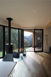 Prodesi/Domesi - Dřevostavba u Benešova: Interiéry mají velký přísun slunečního světla