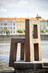 Židle - Magdalena Jetelová (1981, 2001, 2016)