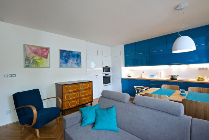 Mooza architecture, Byt na modré vlně – foto