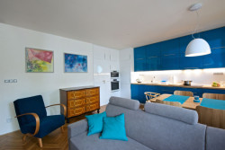 Mooza architecture, Byt na modré vlně – foto