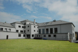 OC Pivovar Děčín, skládaná střešní krytina - ilustrační foto