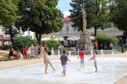 Obnova části náměstí Svobody, Txt architekti, Prievidza, Foto