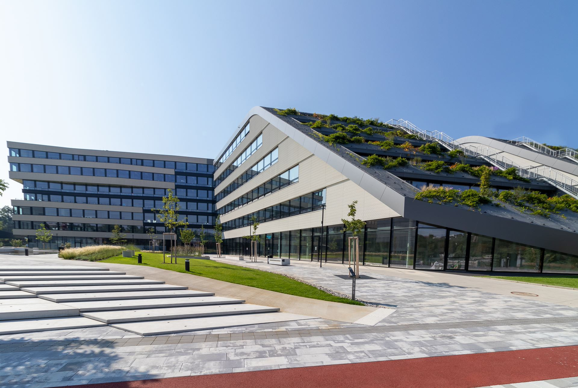 Studio SCHINDLER SEKO ARCHITEKTI navrhlo novou administrativní budovu DOCK IN FOUR na rozhraní Karlína a Libně