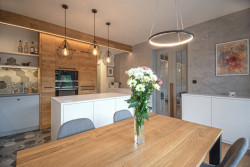 Byt s hexagonální dlažbou, FOREVA architects - foto