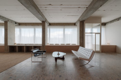 Vstup do studia (Kreativní studio v socialistických prostorech; Absurd Studio)