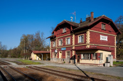 Nádražní budova v Pacově před rekonstrukcí