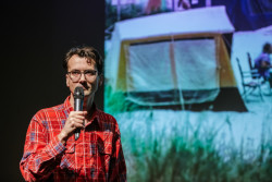 Camping s Ondřejem Cihlářem, foto z uplynulých dílů talkshow.