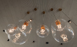 BudexHUB je navržen v pasivním standardu a celoročně využívá solární energii, která je ukládána do bateriových úložišť, což zajišťuje vysokou míru energetické soběstačnosti.