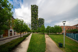 Stefano Boeri Architetti, Bosco Verticale (Vertical Forest), Milan, 2007–2014