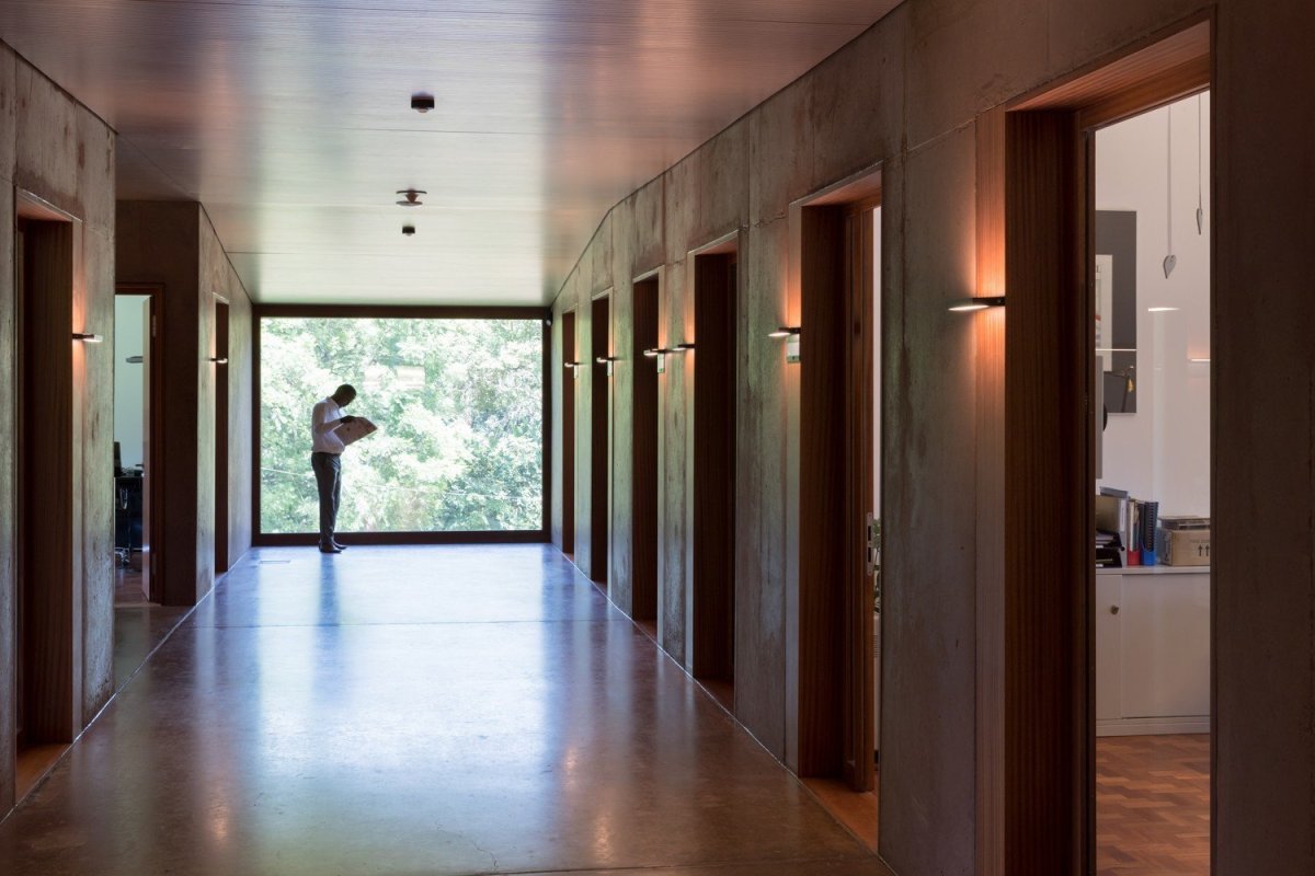 Švýcarská ambasáda v Nairobi, Roeoesli & Maeder Architekten