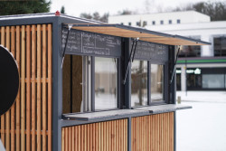 Modulární systém řady Y od Egoé posunuje dosavadní hranice využití venkovního prostoru. (na obrázku řada Market)