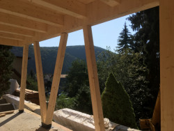 Moderní dřevostavba na Zbraslavi od Lukáše Pejsara