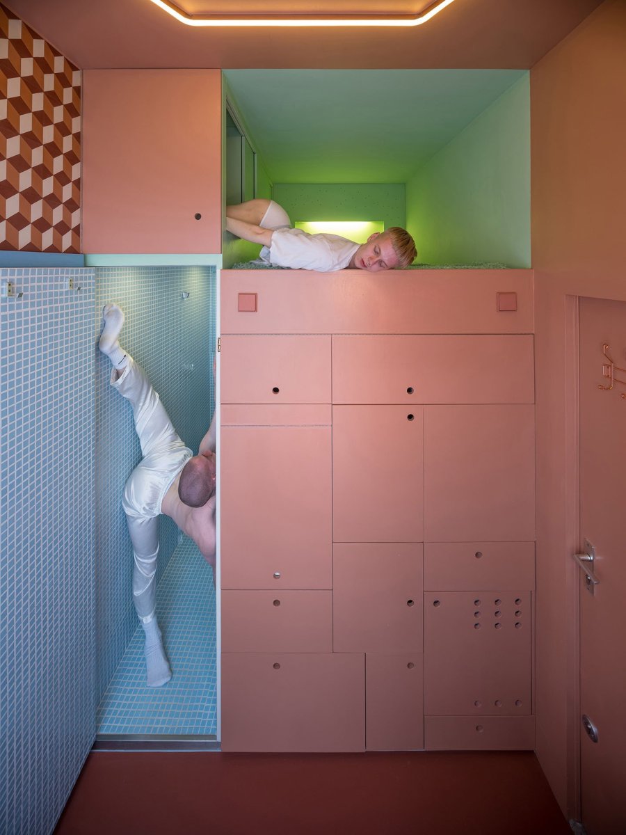 Autory inspirovala chata Cabanon Le Corbusiera. Jako on, i oni poměřovali vše rozměry lidského těla. (Minimální byt v Rotterdamu, STAR - Strategies and Architecture, BOARD - Bureau of Architecture, Research and Design)