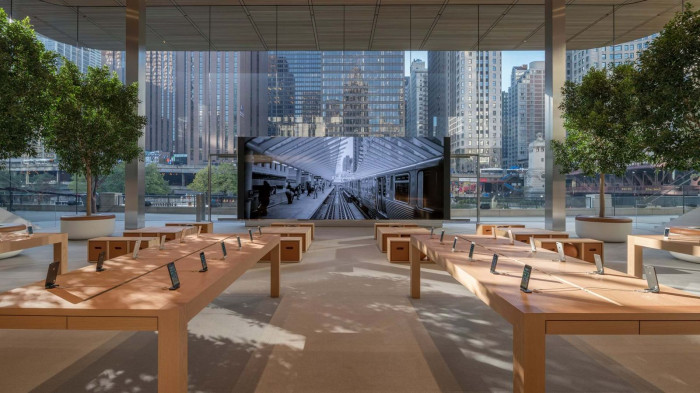 Apple Michigan Avenue , Foster + Partners