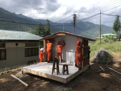 Budování přístřešku