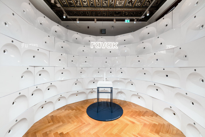Společnost Ravak bude součástí festivalu designu a módy Designblok. Expozici navrhlo duo Vrtiška & Žák.