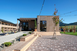 Pinus restaurant, Matúš Polák, Martin Rezník, Juraj Makový - objekt recepce