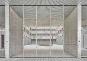 Bytový dům v Barceloně od ateliéru Peris+Toral Arquitectes