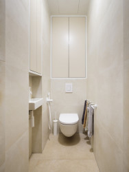 Toaleta (Rekonstrukce bytu v Praze, No Architects)