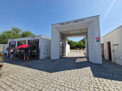 Do 15. 2. 2024 je možné posílat návrhy do soutěže o nový orientační systém a mobiliář na pražských hřbitovech.