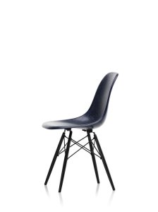 Židle Eames fiberglass DSW.
