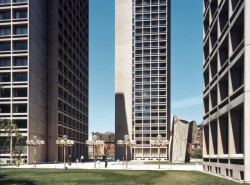 Vysokoškolské koleje University Village (Silver Towers) na Manhattanu, I.M. Pei & Associates 1965. Zdroj: nycurbanism.com