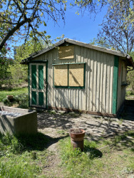 Park v zahrádkářské kolonii ve Vysočanech