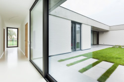 Rodinný dům s atriem od Jiřího Vokřála a Hany Horákové