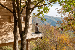 Mladí italští architekti postavili za dva týdny malou stavbu v Apeninách určenou k rozjímání a meditaci