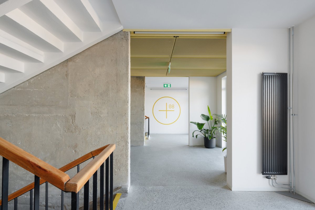 Schodiště (Rekonstrukce ubytovny v Košicích; Atrium Architekti)