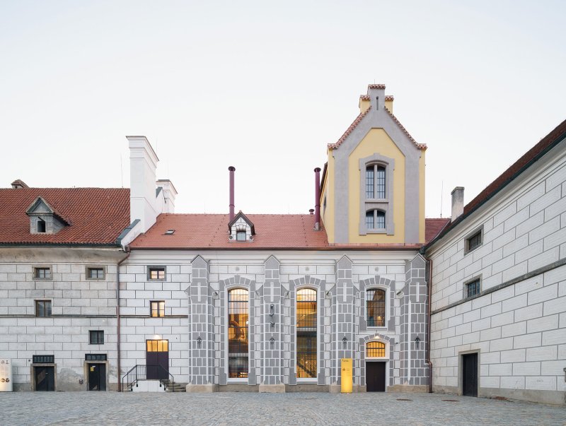 Centrum Port 1560 v bývalém panském pivovaru v Českém Krumlově od Domy Architects (Port 1560, Domy Architects)