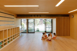 HIBINOSEKKEI + Youji no Shiro, OA Kindergarten – foto
