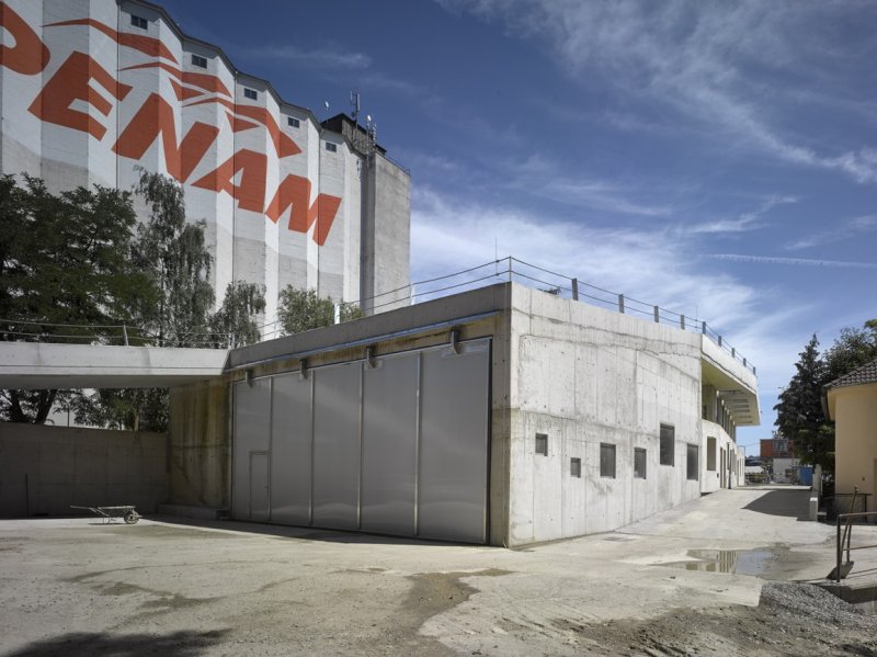Administrativní budova ve Strančicích, Architektura s.r.o.
