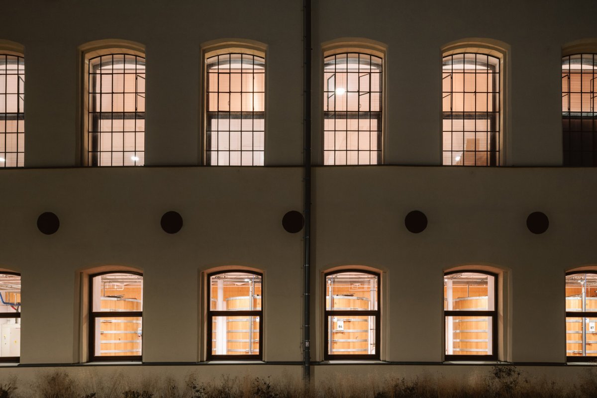 Původní okenní otvory (Rekonstrukce přádelny v Kežmarku; BEEF Architekti)