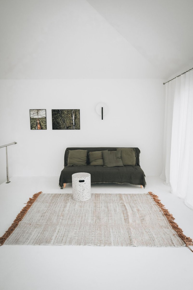 V patře je zase místnost třeba na cvičení jógy. (Villa Amonita na Lanzarote, OOOOX)