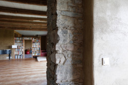 Stodola je asi desetkrát větší než standardní byt