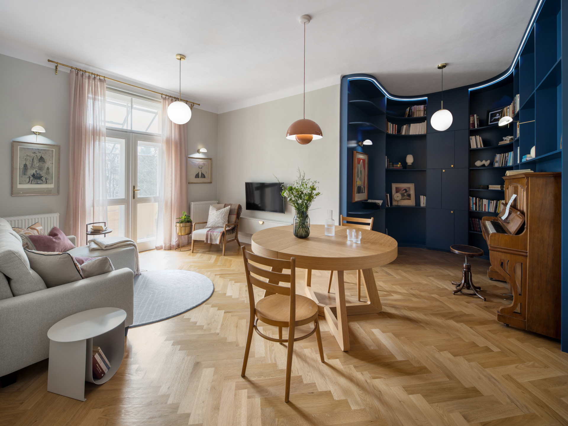 Byt pro sběratelku umění v Bubenči od Darcy Vašíčkové