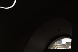 Interiér zmrzlinárny v Brně od architektky Barbory Kudelové