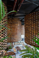 Restaurace Pizza 4P’s v Hanoji od česko – vietnamského studia ODDO