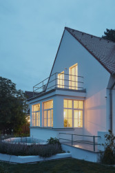 Vila s fontánou, Mjölk architekti