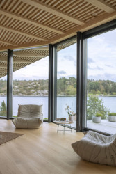 Na ostrově Finnøy vyrostl dům s výhledy na oceán. Navrhla ho architektonická kancelář Helen & Hard.