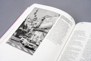 Petr Vorlík a Robert Guzík představují svou novou knihu Ambice uzavírající projekt Architektura osmdesátých let