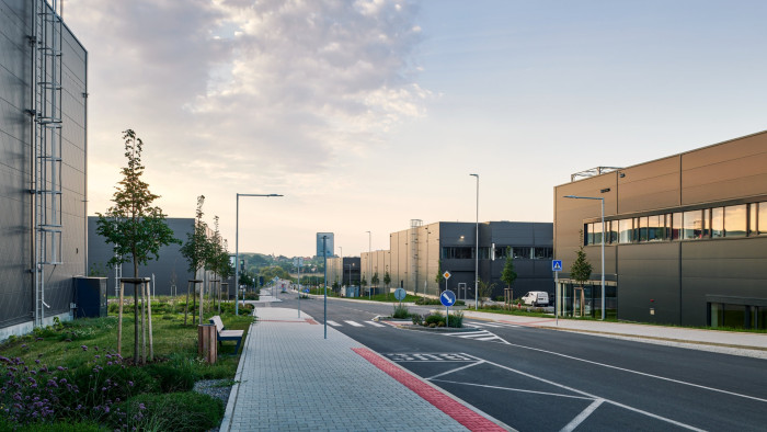 Logport Prague West od Expert Architects