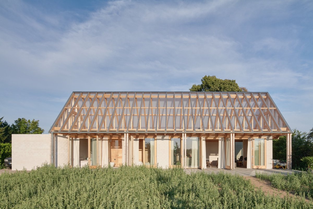 Víkendový dům "Das Glashaus" v Německu, Sigurd Larsen: Glashaus nabízí možnost strávit čas v přírodě a užít si malebnou krajinu německého venkova.