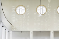 Instalace Věty po konceptuálním umění umělce Petra Duba. Foto: Studio Flusser