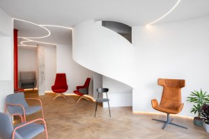 Veškeré sezení v Atelieru Bohemia pochází od české značky LD Seating.
