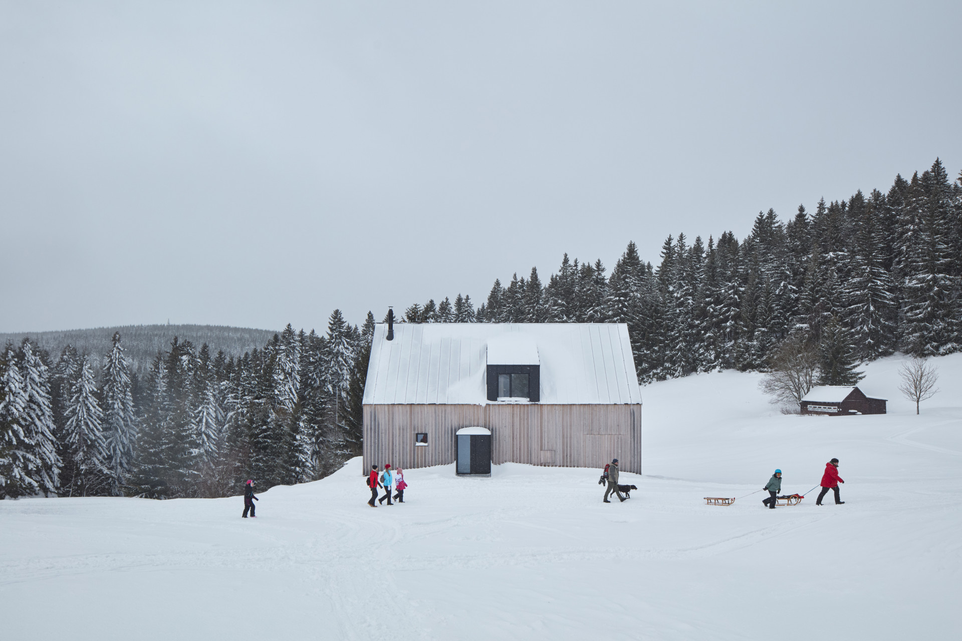 Horská chalupa, tradiční i současná.