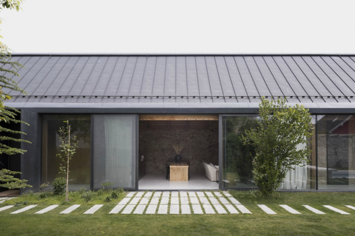 Dom V, Martin Skoček