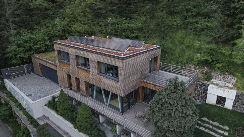Moderní dřevostavba na Zbraslavi od Lukáše Pejsara